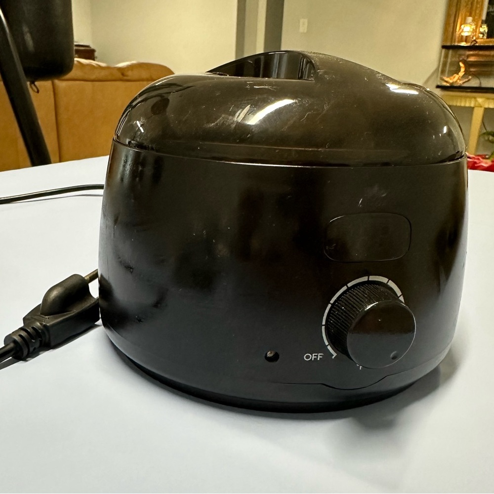 Wax pot